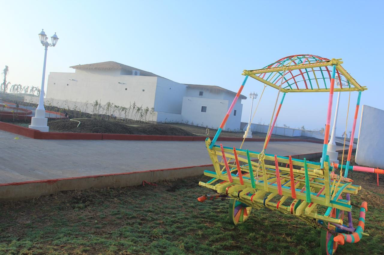Serena Beach Resort Māndvi Exterior foto