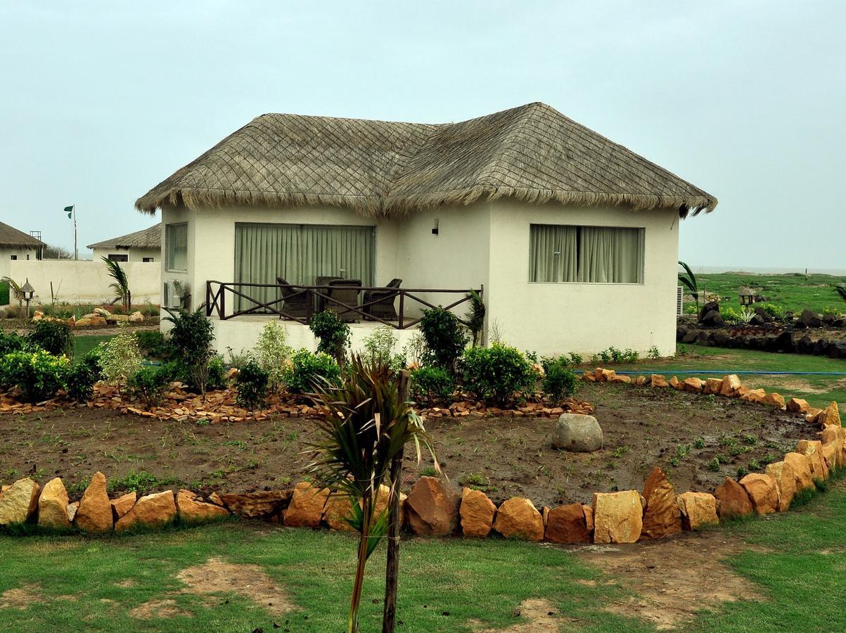 Serena Beach Resort Māndvi Exterior foto
