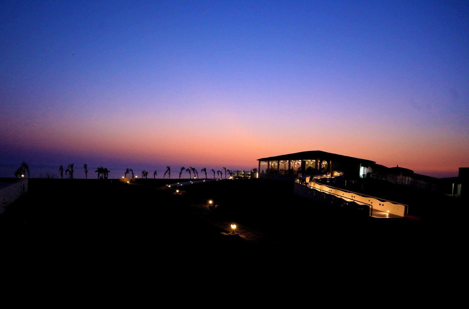 Serena Beach Resort Māndvi Exterior foto